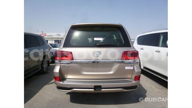 Big with watermark toyota land cruiser benign import dubai 7859