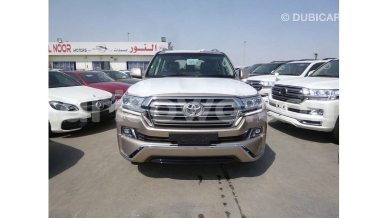 Big with watermark toyota land cruiser benign import dubai 7859
