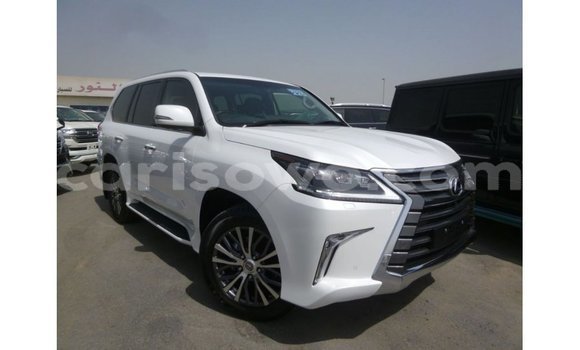 Acheter Import Voiture Lexus LX Blanc à Import - Dubai, Benin Acheter Import Voiture Lexus LX Blanc à Import - Dubai, Benin