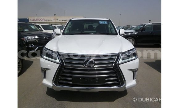 Acheter Import Voiture Lexus LX Blanc à Import - Dubai, Benin Acheter Import Voiture Lexus LX Blanc à Import - Dubai, Benin
