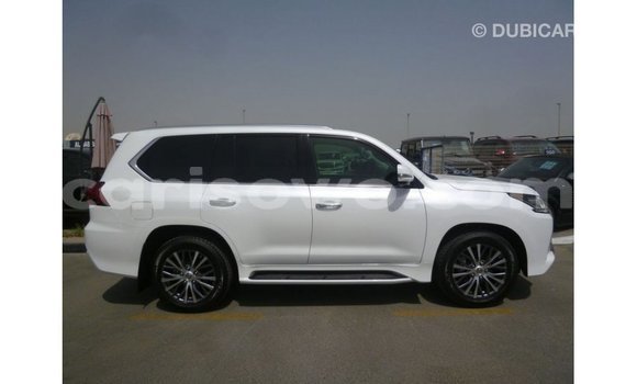 Acheter Import Voiture Lexus LX Blanc à Import - Dubai, Benin Acheter Import Voiture Lexus LX Blanc à Import - Dubai, Benin