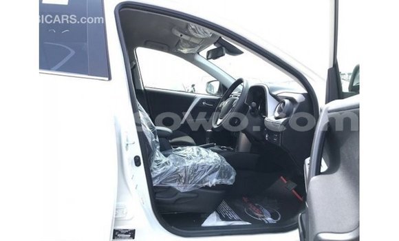 Sayi Imported Toyota HiAce White Babbar mota in Import - Dubai a Benin Sayi Imported Toyota HiAce White Babbar mota in Import - Dubai a Benin