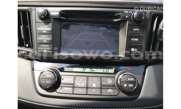 Sayi Imported Toyota HiAce White Babbar mota in Import - Dubai a Benin Sayi Imported Toyota HiAce White Babbar mota in Import - Dubai a Benin