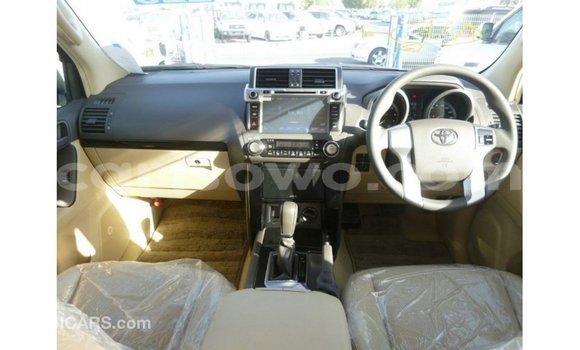 Acheter Import Voiture Toyota Prado Blanc à Import - Dubai, Benin Acheter Import Voiture Toyota Prado Blanc à Import - Dubai, Benin