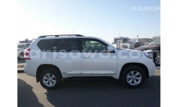 Acheter Import Voiture Toyota Prado Blanc à Import - Dubai, Benin Acheter Import Voiture Toyota Prado Blanc à Import - Dubai, Benin