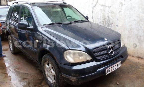 Acheter Occasion Voiture Mercedes-Benz 300–Series Noir à Abomey Calavi, Benin Acheter Occasion Voiture Mercedes-Benz 300–Series Noir à Abomey Calavi, Benin
