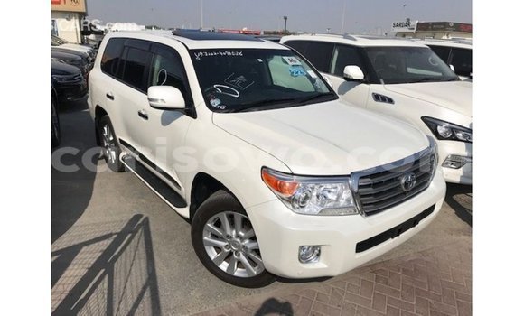 Sayi Imported Toyota Land Cruiser White Mota in Import - Dubai a Benin Sayi Imported Toyota Land Cruiser White Mota in Import - Dubai a Benin