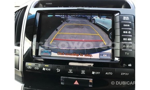 Sayi Imported Toyota Land Cruiser White Mota in Import - Dubai a Benin Sayi Imported Toyota Land Cruiser White Mota in Import - Dubai a Benin