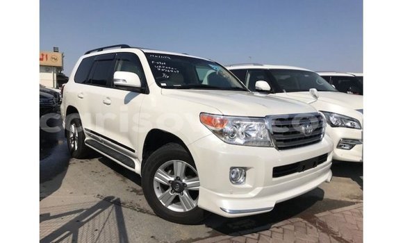 Buy Import Toyota Land Cruiser White Car in Import - Dubai in Benign Buy Import Toyota Land Cruiser White Car in Import - Dubai in Benign