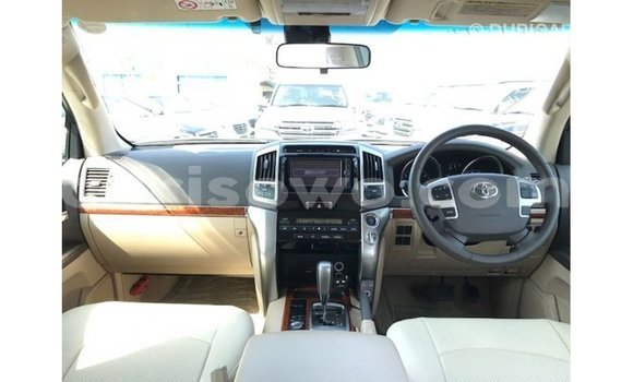 Buy Import Toyota Land Cruiser White Car in Import - Dubai in Benign Buy Import Toyota Land Cruiser White Car in Import - Dubai in Benign