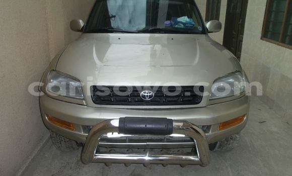 Acheter Occasion Voiture Toyota RAV4 Gris à Cotonou, Benin Acheter Occasion Voiture Toyota RAV4 Gris à Cotonou, Benin