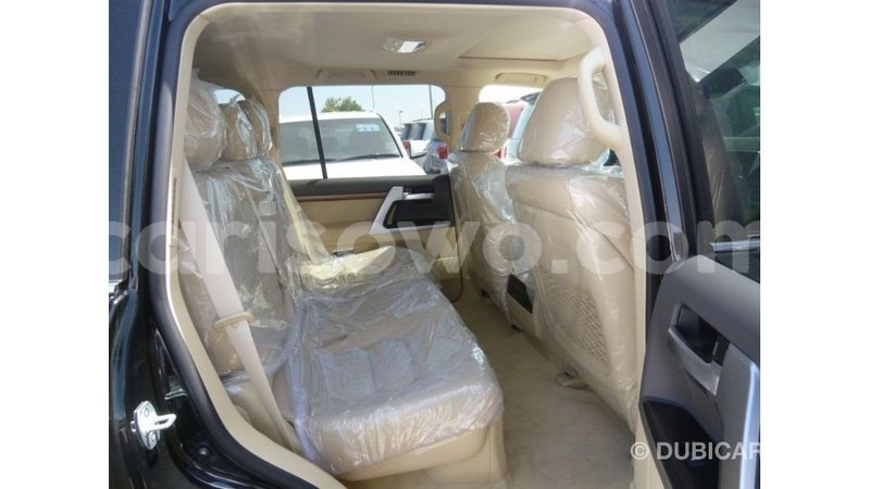 Big with watermark toyota land cruiser benign import dubai 7896