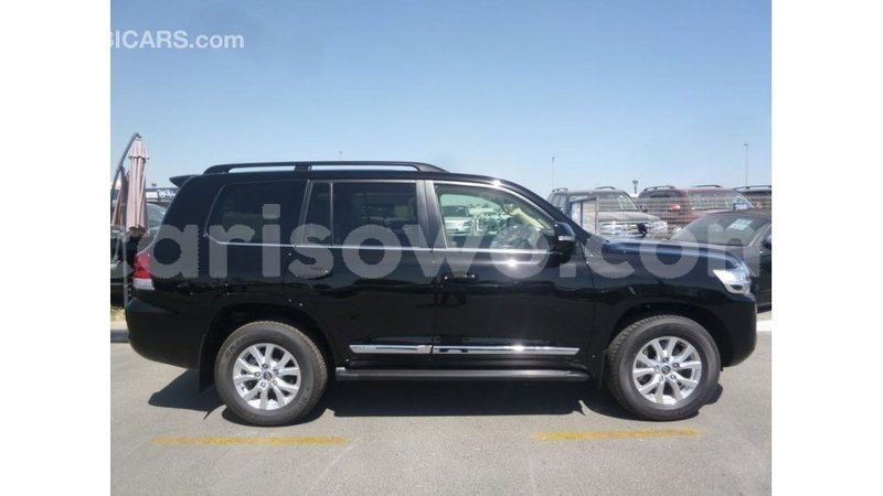 Big with watermark toyota land cruiser benign import dubai 7896