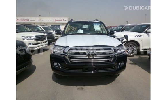Acheter Import Voiture Toyota Land Cruiser Noir à Import - Dubai, Benin Acheter Import Voiture Toyota Land Cruiser Noir à Import - Dubai, Benin