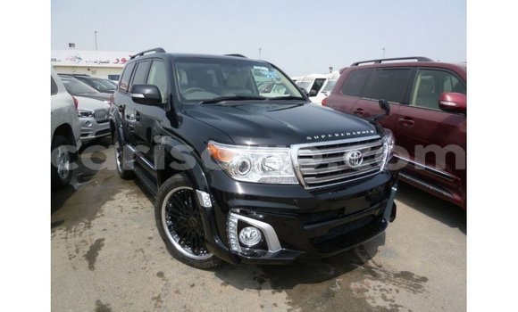 Acheter Import Voiture Toyota Land Cruiser Noir à Import - Dubai, Benin Acheter Import Voiture Toyota Land Cruiser Noir à Import - Dubai, Benin