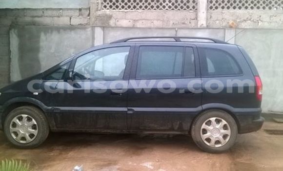 Sayi Na hannu Opel Omega Black Mota in Cotonou a Benin
