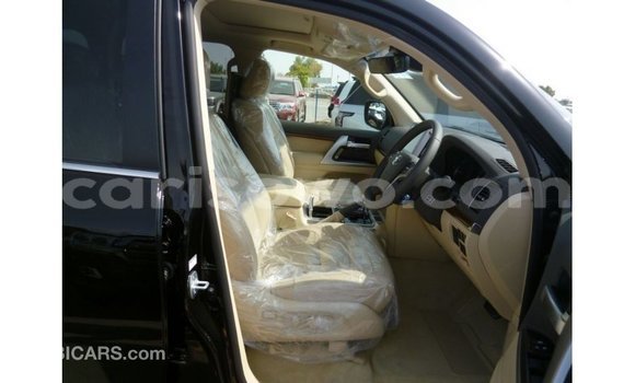 Acheter Import Voiture Toyota Land Cruiser Noir à Import - Dubai, Benin Acheter Import Voiture Toyota Land Cruiser Noir à Import - Dubai, Benin