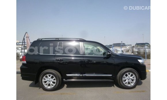 Acheter Import Voiture Toyota Land Cruiser Noir à Import - Dubai, Benin Acheter Import Voiture Toyota Land Cruiser Noir à Import - Dubai, Benin