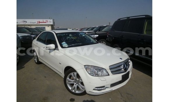 Sayi Imported Mercedes-Benz 200 White Mota in Import - Dubai a Benin Sayi Imported Mercedes-Benz 200 White Mota in Import - Dubai a Benin