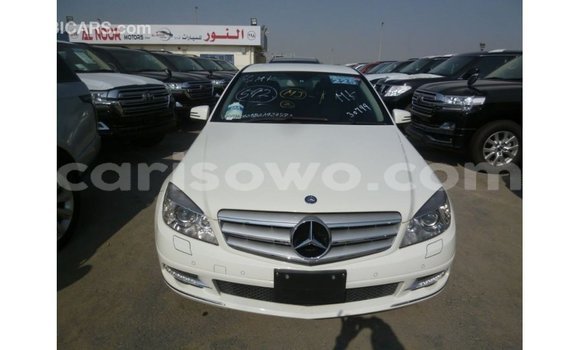 Sayi Imported Mercedes-Benz 200 White Mota in Import - Dubai a Benin Sayi Imported Mercedes-Benz 200 White Mota in Import - Dubai a Benin