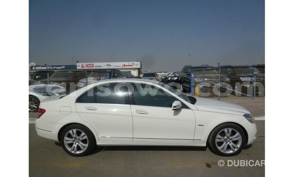 Sayi Imported Mercedes-Benz 200 White Mota in Import - Dubai a Benin Sayi Imported Mercedes-Benz 200 White Mota in Import - Dubai a Benin