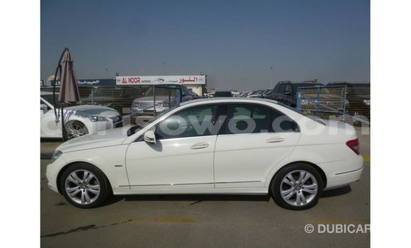 Sayi Imported Mercedes-Benz 200 White Mota in Import - Dubai a Benin Sayi Imported Mercedes-Benz 200 White Mota in Import - Dubai a Benin