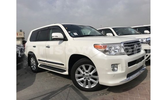 Buy Import Toyota Land Cruiser White Car in Import - Dubai in Benign Buy Import Toyota Land Cruiser White Car in Import - Dubai in Benign
