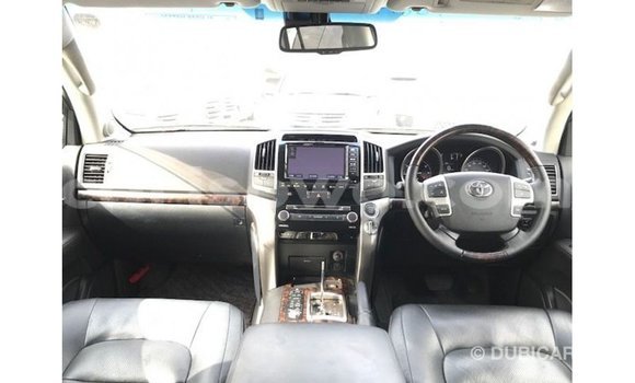 Buy Import Toyota Land Cruiser White Car in Import - Dubai in Benign Buy Import Toyota Land Cruiser White Car in Import - Dubai in Benign
