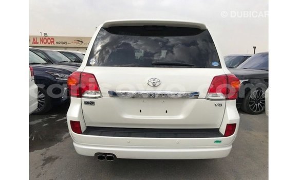 Buy Import Toyota Land Cruiser White Car in Import - Dubai in Benign Buy Import Toyota Land Cruiser White Car in Import - Dubai in Benign