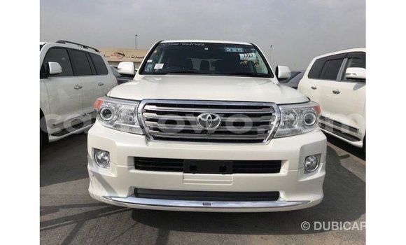 Buy Import Toyota Land Cruiser White Car in Import - Dubai in Benign Buy Import Toyota Land Cruiser White Car in Import - Dubai in Benign