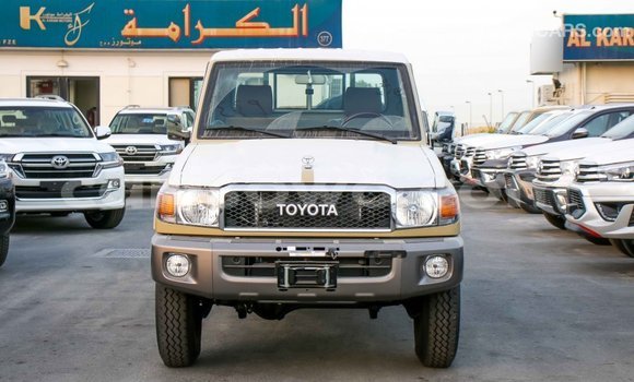 Ra Imported Toyota Land Cruiser Alagara Ọkọ̀ in Import - Dubai ni Benin Ra Imported Toyota Land Cruiser Alagara Ọkọ̀ in Import - Dubai ni Benin