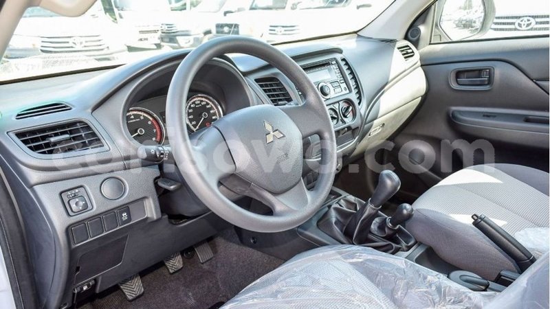 Big with watermark mitsubishi l200 benin import dubai 7922