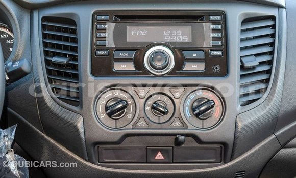 Sayi Imported Mitsubishi L200 White Mota in Import - Dubai a Benin Sayi Imported Mitsubishi L200 White Mota in Import - Dubai a Benin