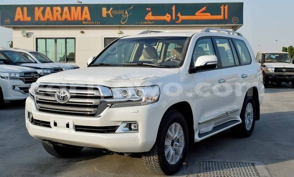 Ra Imported Toyota Land Cruiser funfun Ọkọ̀ in Import - Dubai ni Benin Ra Imported Toyota Land Cruiser funfun Ọkọ̀ in Import - Dubai ni Benin
