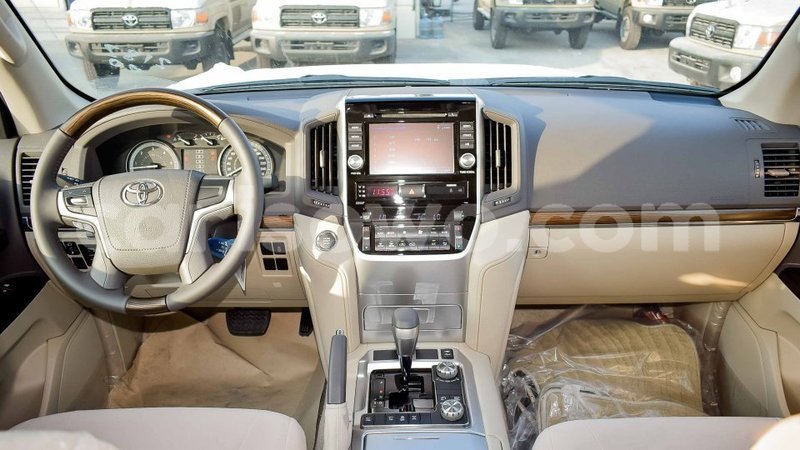 Big with watermark toyota land cruiser benign import dubai 7923