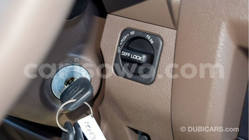 Big with watermark toyota land cruiser benign import dubai 7927