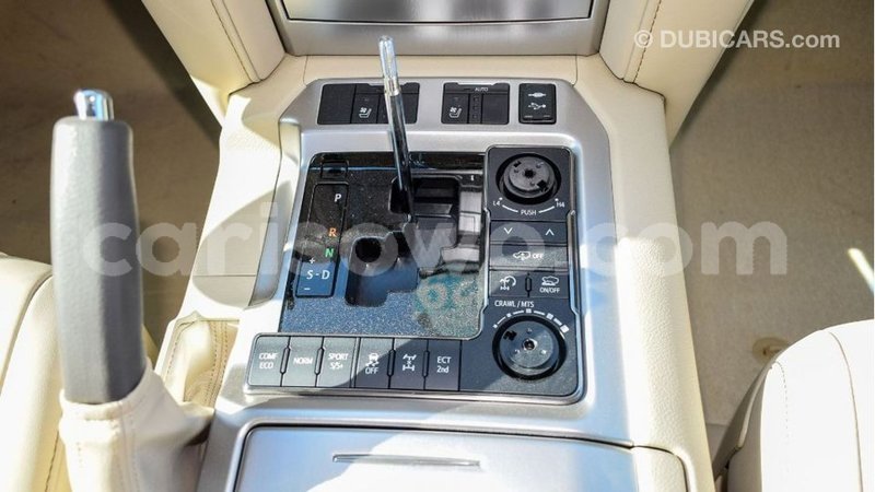 Big with watermark toyota land cruiser benign import dubai 7929