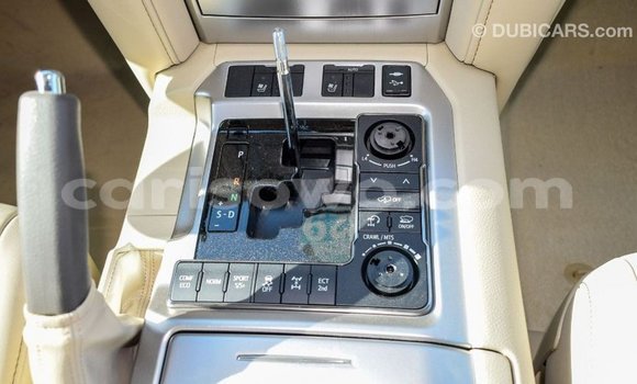 Buy Import Toyota Land Cruiser White Car in Import - Dubai in Benign Buy Import Toyota Land Cruiser White Car in Import - Dubai in Benign