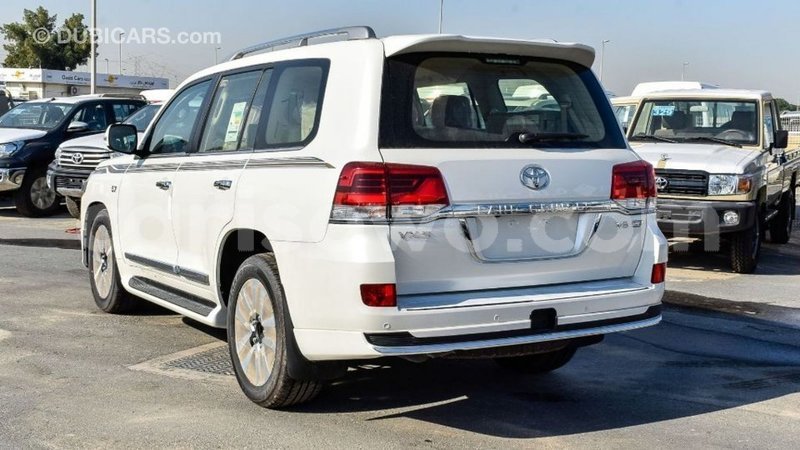 Big with watermark toyota land cruiser benign import dubai 7929