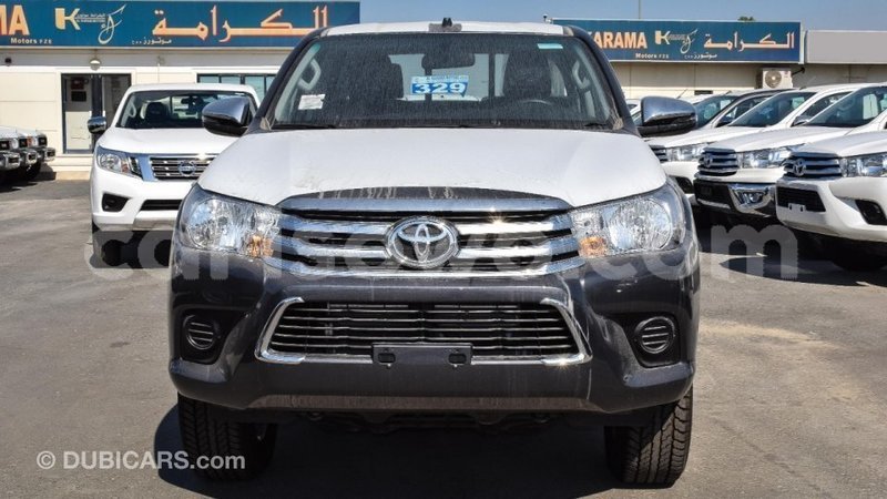 Big with watermark toyota hilux benign import dubai 7930