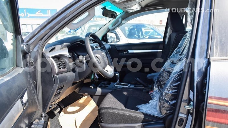 Big with watermark toyota hilux benign import dubai 7930