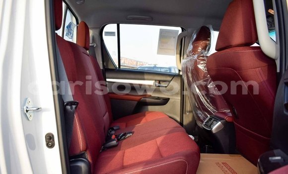 Ra Imported Toyota Hilux funfun Ọkọ̀ in Import - Dubai ni Benin Ra Imported Toyota Hilux funfun Ọkọ̀ in Import - Dubai ni Benin