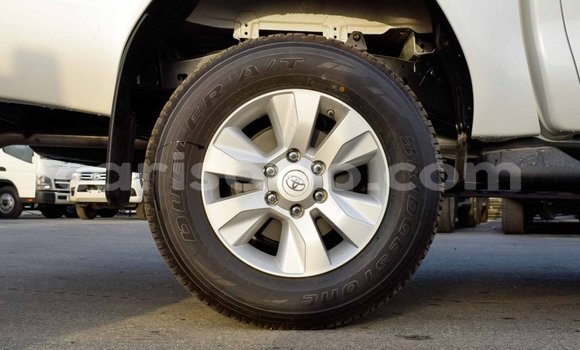 Ra Imported Toyota Hilux funfun Ọkọ̀ in Import - Dubai ni Benin Ra Imported Toyota Hilux funfun Ọkọ̀ in Import - Dubai ni Benin