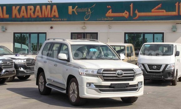 Ra Imported Toyota Land Cruiser funfun Ọkọ̀ in Import - Dubai ni Benin Ra Imported Toyota Land Cruiser funfun Ọkọ̀ in Import - Dubai ni Benin