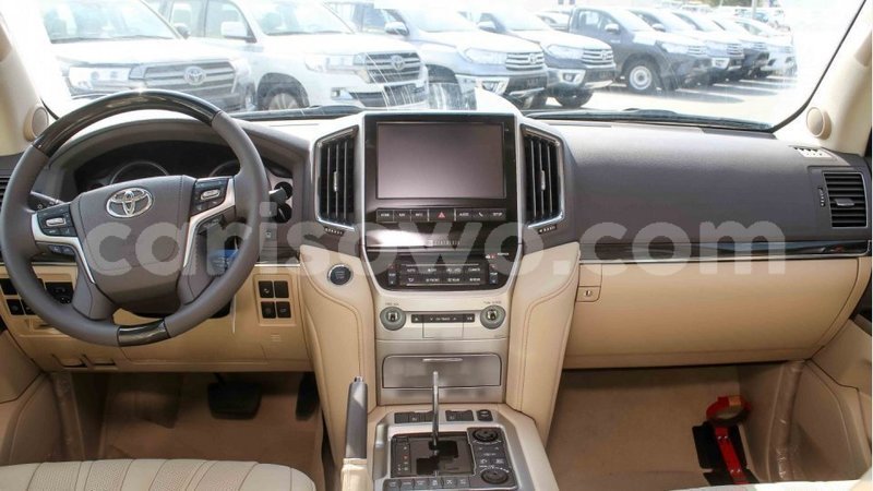 Big with watermark toyota land cruiser benign import dubai 7932