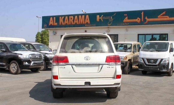 Ra Imported Toyota Land Cruiser funfun Ọkọ̀ in Import - Dubai ni Benin Ra Imported Toyota Land Cruiser funfun Ọkọ̀ in Import - Dubai ni Benin