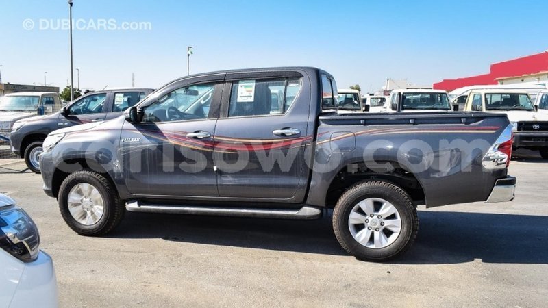 Big with watermark toyota hilux benign import dubai 7933
