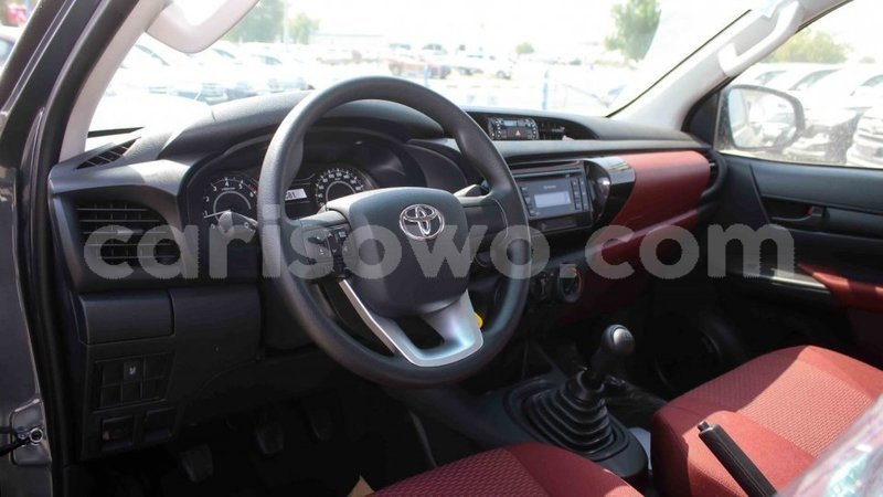 Big with watermark toyota hilux benign import dubai 7935