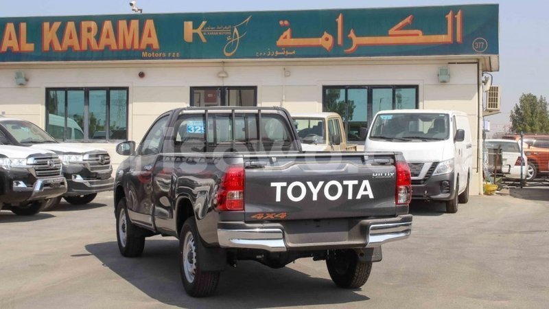 Big with watermark toyota hilux benign import dubai 7935
