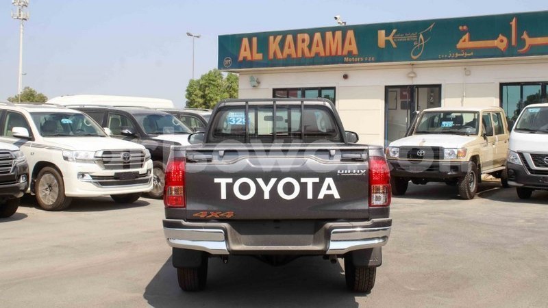 Big with watermark toyota hilux benign import dubai 7935